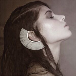 Bjørg Horse Hair Ear Cuff (Single)